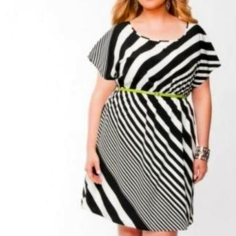 Lane Bryant Black and White Striped Dress size 26/28 Green Belt